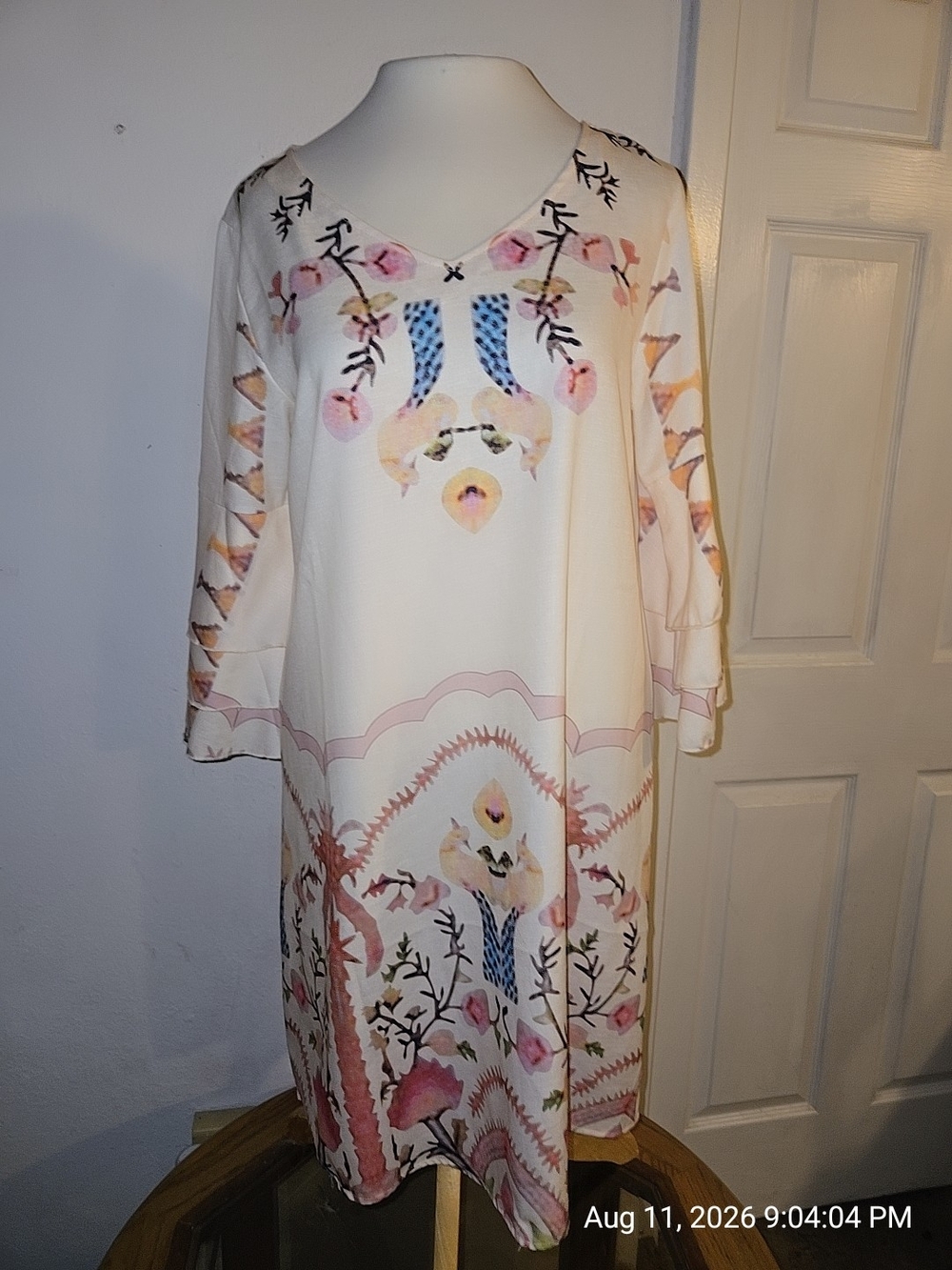 Women's Cream Floral V-Neck Shift Dress